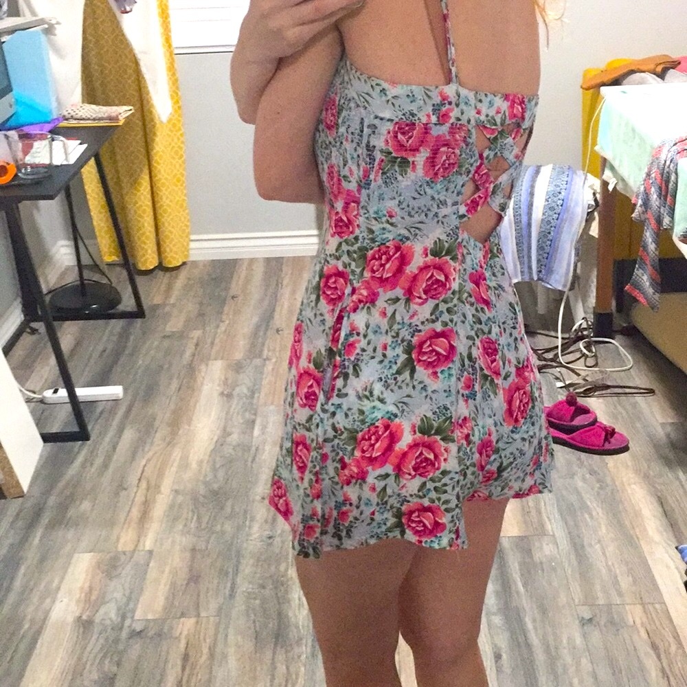 Floral romper - Picture 10 of 12